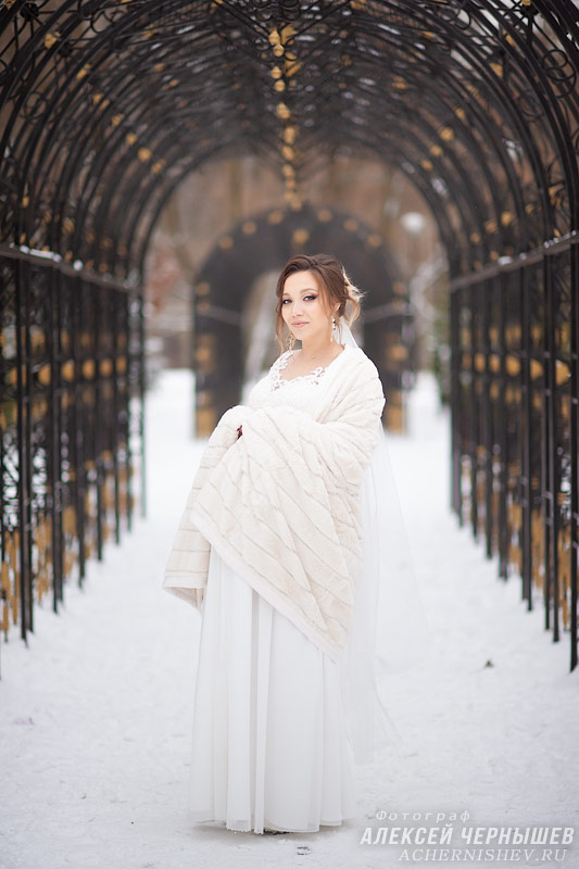 Беременная невеста фото зимой в пледе